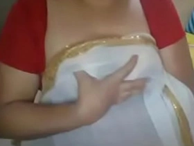 Desi mallu aunty pressing nipple herself part 1